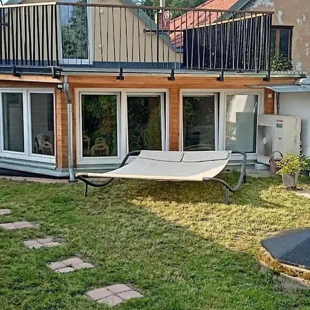 Semesterbostad Sunny House